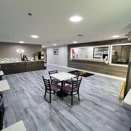 Super 8 By Wyndham Lake Charles/Sulphur Extérieur photo