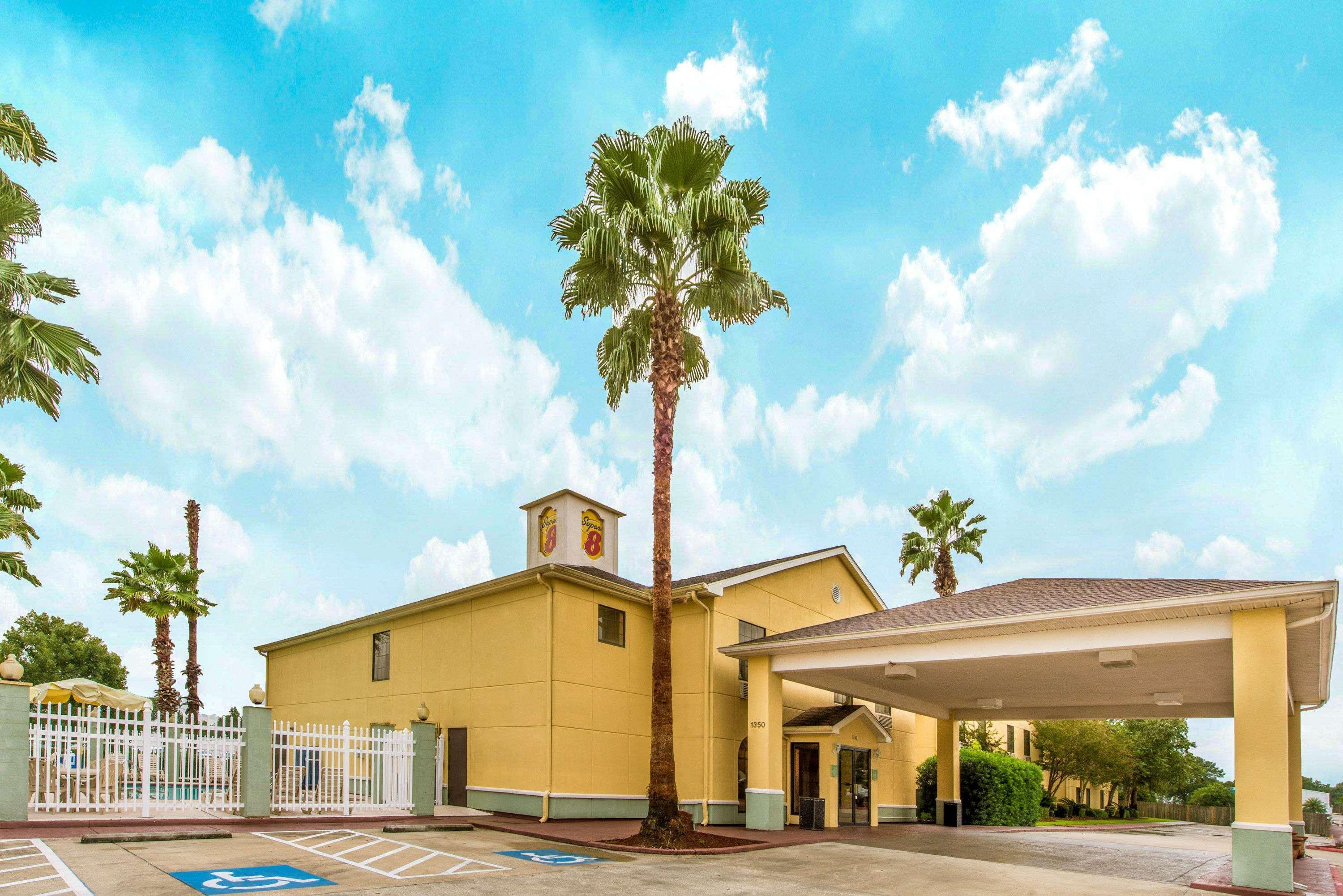 Super 8 By Wyndham Lake Charles/Sulphur Extérieur photo