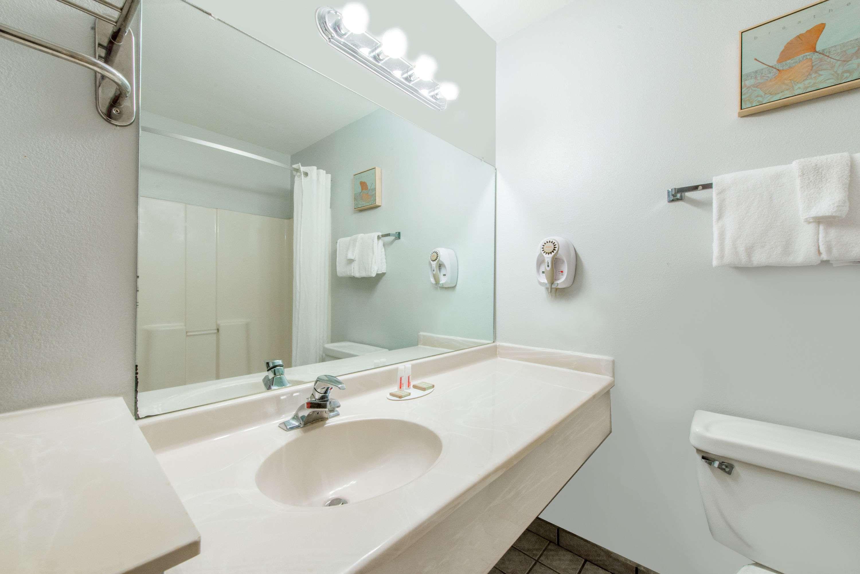 Super 8 By Wyndham Lake Charles/Sulphur Extérieur photo